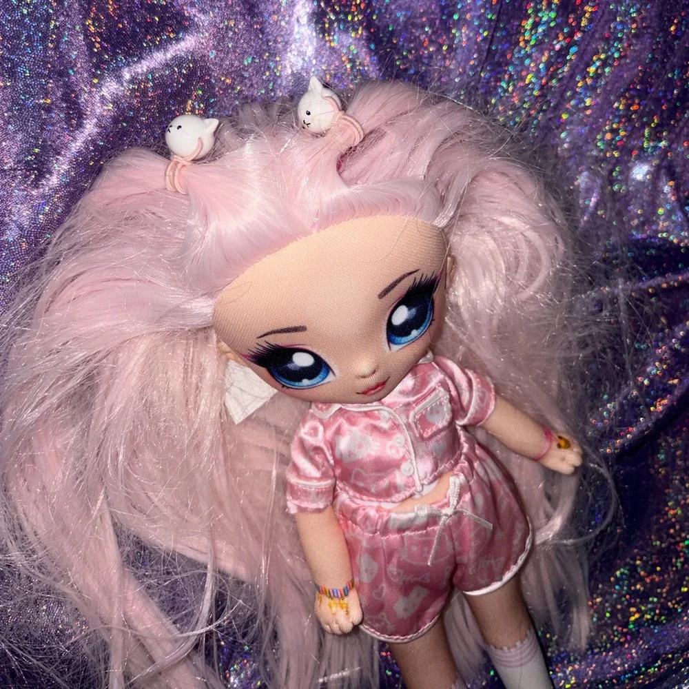 Na! Na! Na! Surprise Teens Slumber Party: Mila Rose